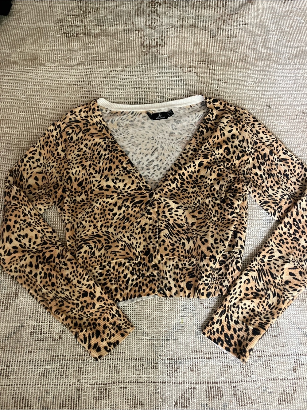 Le Lis Leopard Print Cropped V-Neck Top in Tan and Black